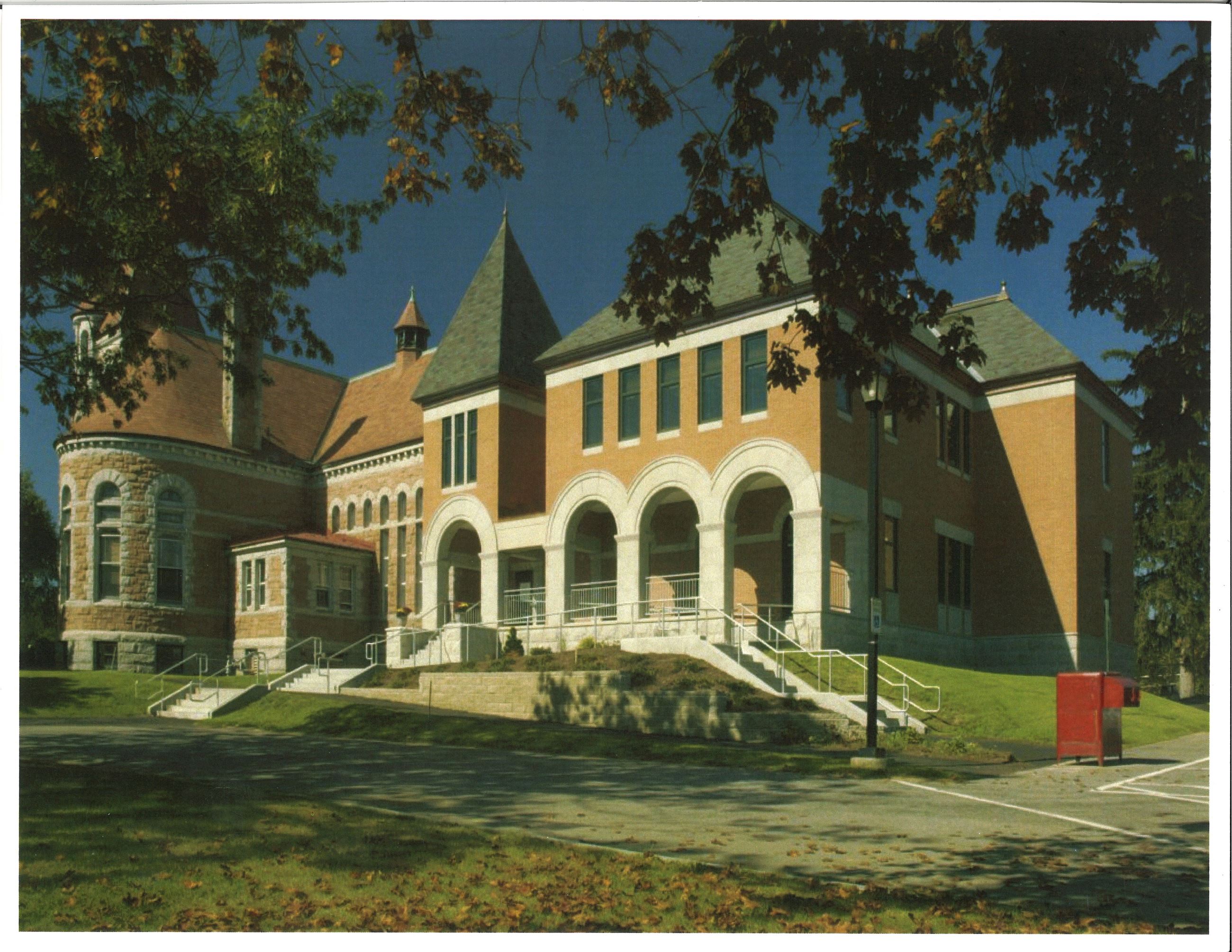 Library exterior 08-29-2006